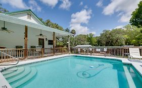 Homosassa Home With Pool Access - By Boat Launch